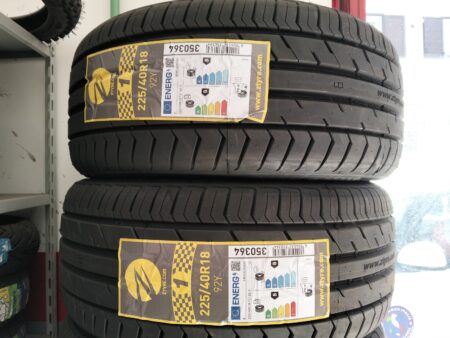 GOMME 225/40 R18 ZTYRE 92Y